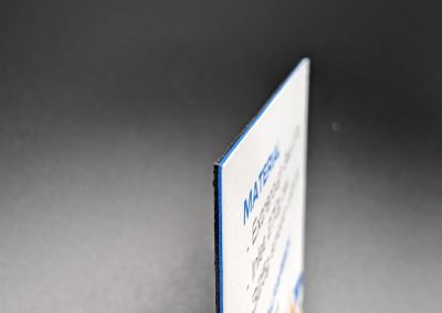 Metapaper Multiloft Karte mit schwarzem Karton, blauem Kern und 4c-Druck